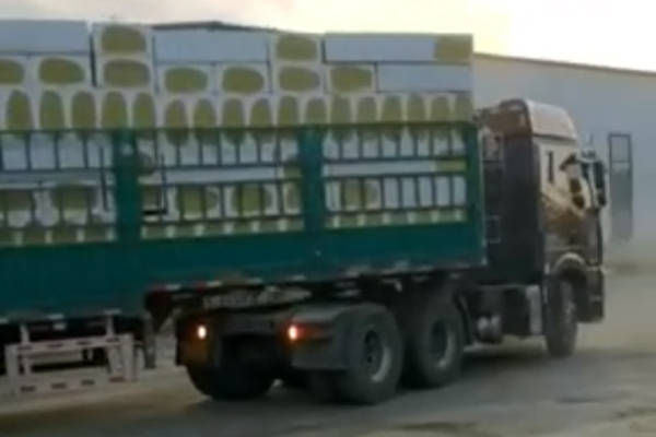 裝車發貨中